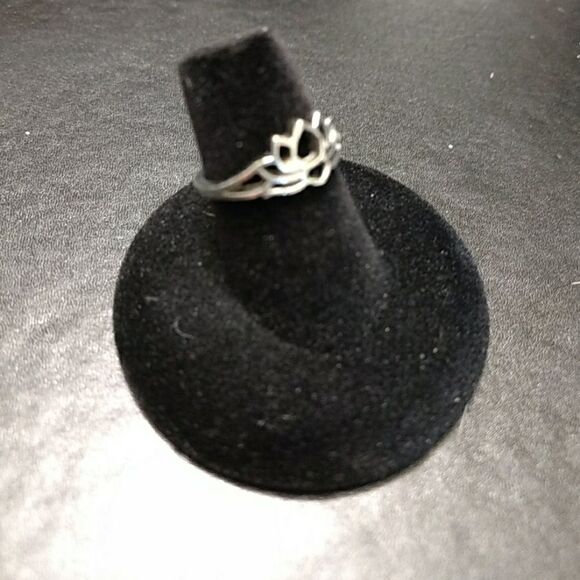**Sale** Silver tone fashion lotus flower ring size 5 - Picture 4 of 4
